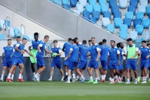 ΑΠΟΕΛ/ Η προπόνηση στο Národný futbalový štadión (Φώτος/Βίντεο)
