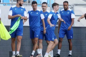 ΑΠΟΕΛ/ Η προπόνηση στο Národný futbalový štadión (Φώτος/Βίντεο)
