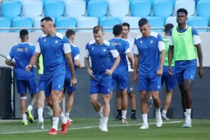ΑΠΟΕΛ/ Η προπόνηση στο Národný futbalový štadión (Φώτος/Βίντεο)