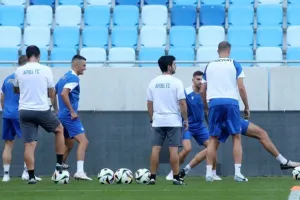 ΑΠΟΕΛ/ Η προπόνηση στο Národný futbalový štadión (Φώτος/Βίντεο)