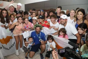 (Φωτορεπορτάζ) Η αποθεωτική υποδοχή στον Κοντίδη!