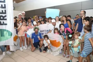 (Φωτορεπορτάζ) Η αποθεωτική υποδοχή στον Κοντίδη!