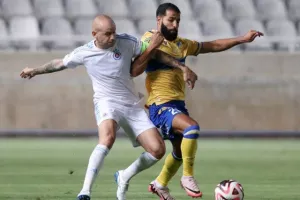 ΑΠΟΕΛ-Σλόβαν: Χάθηκε το Ch.L, φουλ για Europa League! (Φώτος)