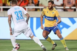 ΑΠΟΕΛ-Σλόβαν: Χάθηκε το Ch.L, φουλ για Europa League! (Φώτος)