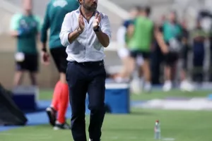 ΑΠΟΕΛ-Σλόβαν: Χάθηκε το Ch.L, φουλ για Europa League! (Φώτος)