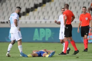 ΑΠΟΕΛ-Σλόβαν: Χάθηκε το Ch.L, φουλ για Europa League! (Φώτος)