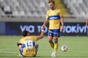 ΑΠΟΕΛ-Σλόβαν: Χάθηκε το Ch.L, φουλ για Europa League! (Φώτος)
