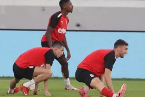 (ΦΩΤΟΣ) Ο κόσμος της Πάφος FC