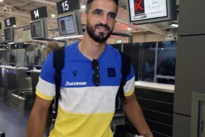 Η αποστολή του ΑΠΟΕΛ στο αεροδρόμιο (Φώτος/Βίντεο)