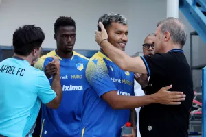 (Βίντεο/Φώτος kerkida) Η τελευταία προπόνηση του ΑΠΟΕΛ