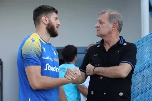 (Βίντεο/Φώτος kerkida) Η τελευταία προπόνηση του ΑΠΟΕΛ
