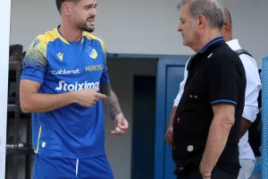 (Βίντεο/Φώτος kerkida) Η τελευταία προπόνηση του ΑΠΟΕΛ