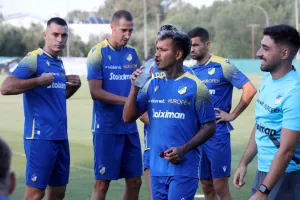 (Βίντεο/Φώτος kerkida) Η τελευταία προπόνηση του ΑΠΟΕΛ