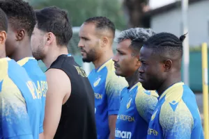 (Βίντεο/Φώτος kerkida) Η τελευταία προπόνηση του ΑΠΟΕΛ