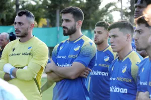 (Βίντεο/Φώτος kerkida) Η τελευταία προπόνηση του ΑΠΟΕΛ