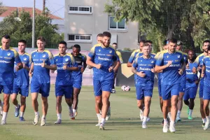 (Βίντεο/Φώτος kerkida) Η τελευταία προπόνηση του ΑΠΟΕΛ