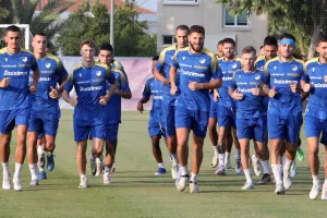 (Βίντεο/Φώτος kerkida) Η τελευταία προπόνηση του ΑΠΟΕΛ
