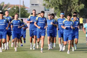 (Βίντεο/Φώτος kerkida) Η τελευταία προπόνηση του ΑΠΟΕΛ