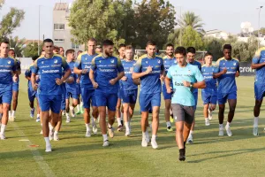 (Βίντεο/Φώτος kerkida) Η τελευταία προπόνηση του ΑΠΟΕΛ
