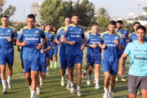 (Βίντεο/Φώτος kerkida) Η τελευταία προπόνηση του ΑΠΟΕΛ