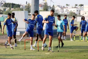 (Βίντεο/Φώτος kerkida) Η τελευταία προπόνηση του ΑΠΟΕΛ