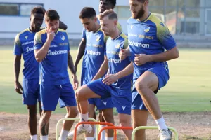 (Βίντεο/Φώτος kerkida) Η τελευταία προπόνηση του ΑΠΟΕΛ