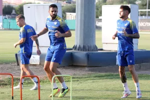 (Βίντεο/Φώτος kerkida) Η τελευταία προπόνηση του ΑΠΟΕΛ