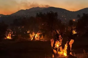 Πολύ υψηλός κίνδυνος πυρκαγιάς την Παρασκευή στην Αττική και άλλες τρεις περιφέρειες