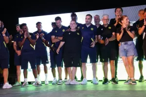 (ΒΙΝΤΕΟ/Φώτος) Η παρουσίαση της ΑΕΛ 2024/25