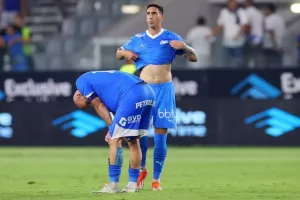 Απόλλων - ΑΕΚ: Χαμένο πέναλτι, αποβολή και... "διπλό" με ανατροπή (Φώτος)