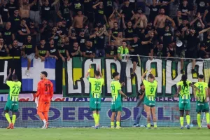 Απόλλων - ΑΕΚ: Χαμένο πέναλτι, αποβολή και... "διπλό" με ανατροπή (Φώτος)