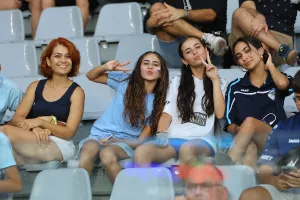 (Φώτος) Οι Παφίτες στο "Αλφαμέγα"
