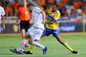 ΑΠΟΕΛ-Σλόβαν: Χάθηκε το Ch.L, φουλ για Europa League! (Φώτος)