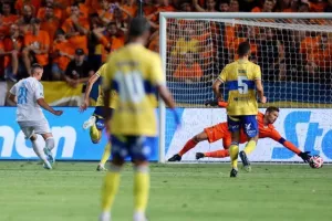 ΑΠΟΕΛ-Σλόβαν: Χάθηκε το Ch.L, φουλ για Europa League! (Φώτος)