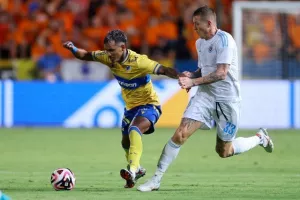 ΑΠΟΕΛ-Σλόβαν: Χάθηκε το Ch.L, φουλ για Europa League! (Φώτος)