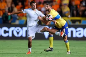 ΑΠΟΕΛ-Σλόβαν: Χάθηκε το Ch.L, φουλ για Europa League! (Φώτος)