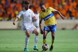 ΑΠΟΕΛ-Σλόβαν: Χάθηκε το Ch.L, φουλ για Europa League! (Φώτος)