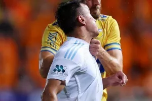 ΑΠΟΕΛ-Σλόβαν: Χάθηκε το Ch.L, φουλ για Europa League! (Φώτος)