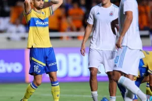 ΑΠΟΕΛ-Σλόβαν: Χάθηκε το Ch.L, φουλ για Europa League! (Φώτος)