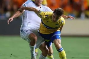 ΑΠΟΕΛ-Σλόβαν: Χάθηκε το Ch.L, φουλ για Europa League! (Φώτος)