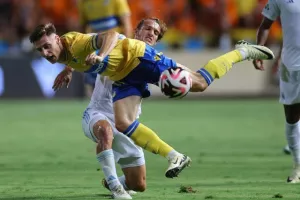 ΑΠΟΕΛ-Σλόβαν: Χάθηκε το Ch.L, φουλ για Europa League! (Φώτος)