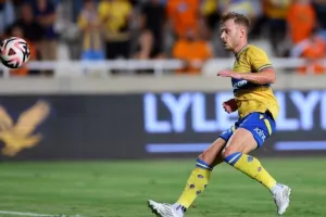 ΑΠΟΕΛ-Σλόβαν: Χάθηκε το Ch.L, φουλ για Europa League! (Φώτος)