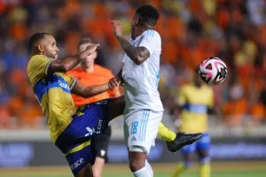 ΑΠΟΕΛ-Σλόβαν: Χάθηκε το Ch.L, φουλ για Europa League! (Φώτος)