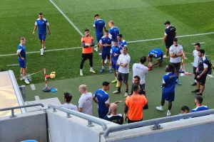 ΑΠΟΕΛ/ Η προπόνηση στο Národný futbalový štadión (Φώτος/Βίντεο)