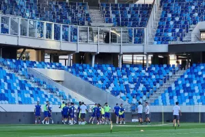ΑΠΟΕΛ/ Η προπόνηση στο Národný futbalový štadión (Φώτος/Βίντεο)
