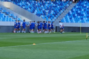 ΑΠΟΕΛ/ Η προπόνηση στο Národný futbalový štadión (Φώτος/Βίντεο)