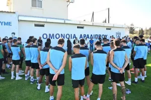 Αγιασμός... πριν την πρεμιέρα (Φώτος)