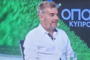 Παπασταύρου: "Μιλάμε με τρεις επιθετικούς" (Λοΐζου και... Αραούχο)