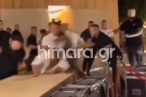 Μπουνιές και κλωτσιές έπεσαν στη συναυλία του Αργυρού στην Αλβανία (Βίντεο)