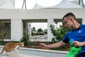 Έφτασε στην Κύπρο η αποστολή της RFS (Φώτος)